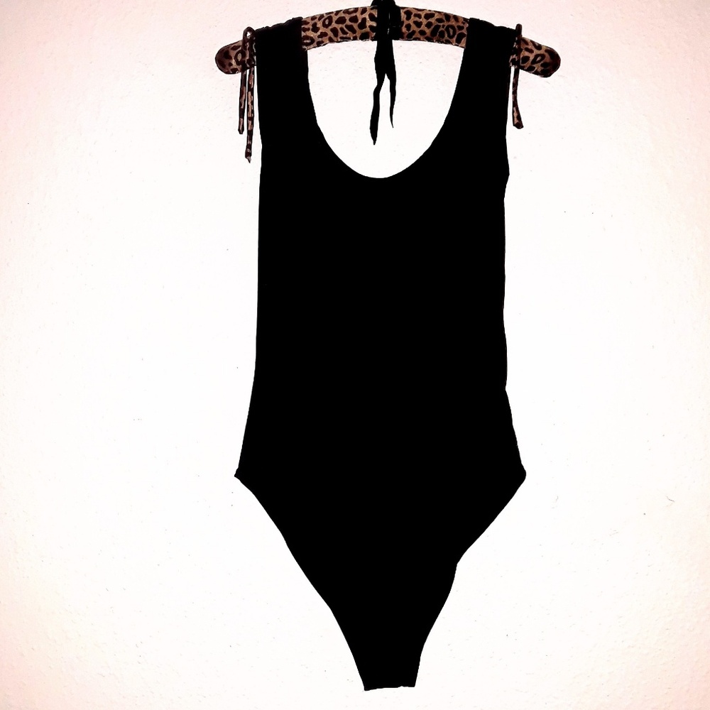 🏝LAST ONE! ISLAND VIBES Swimsuit🏝 - Picture 6 of 7